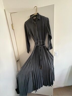 Khush Gray Long-Sleeve Pleated Maxi Shirt Dress with Waist Tie